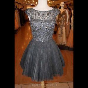 CLEARANCE❗️SHERRI HILL BEADED PROM DRESS (GREY)